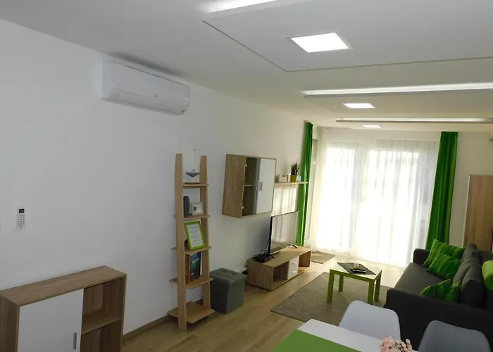 Katamaran Daire Siofok